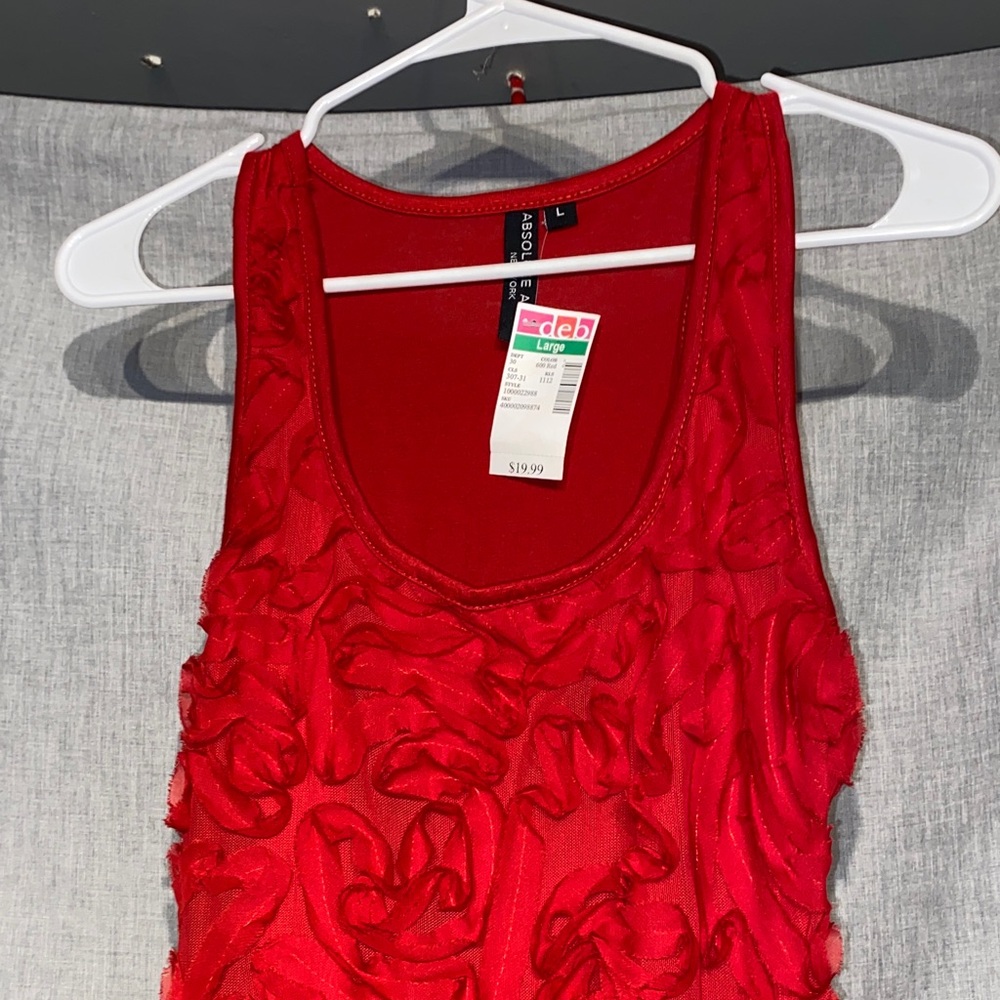 Absolute Angel Red Textured Tank Top - Picture 2 of 3